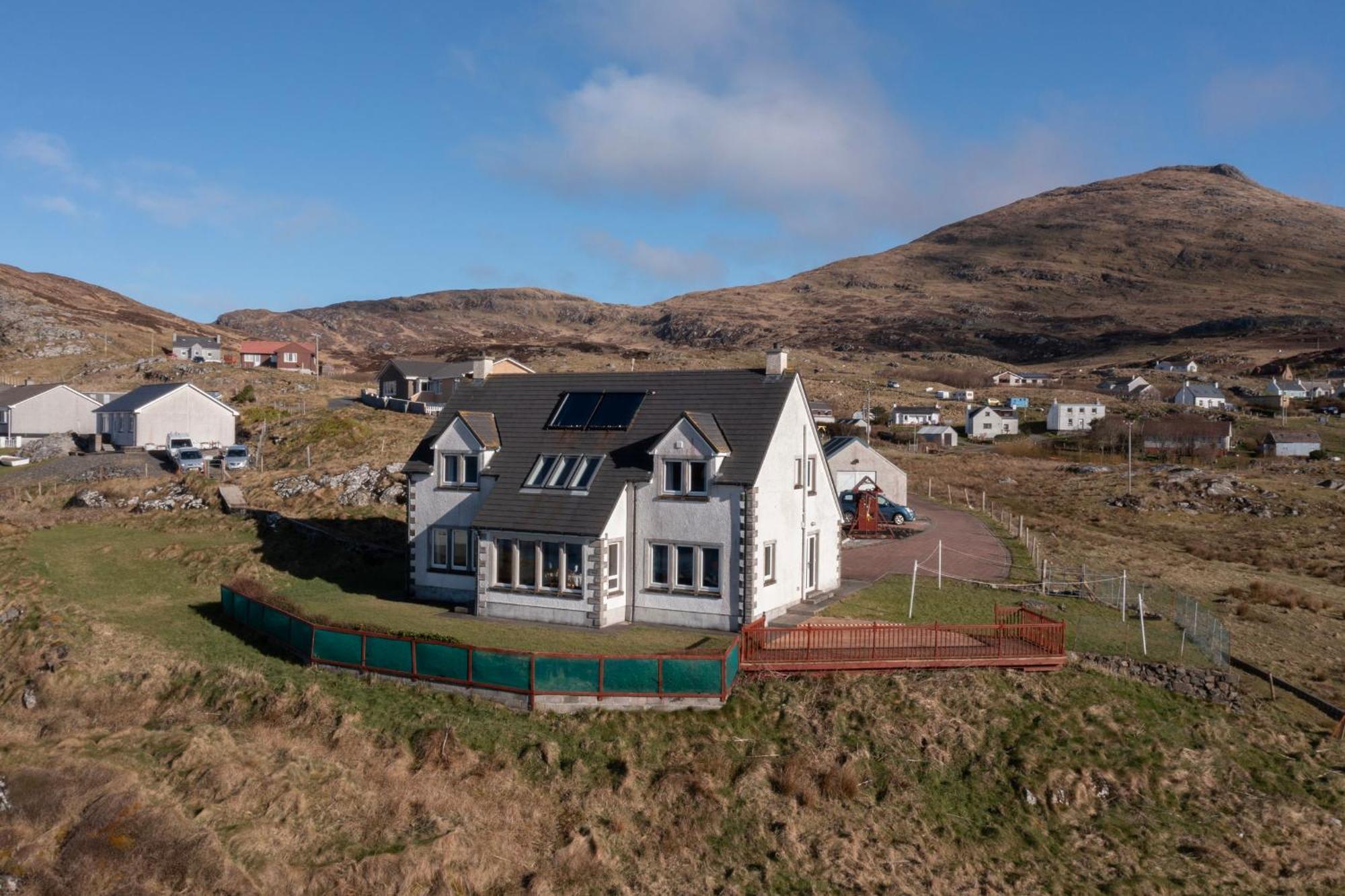 Castlebay View Villa Exterior photo