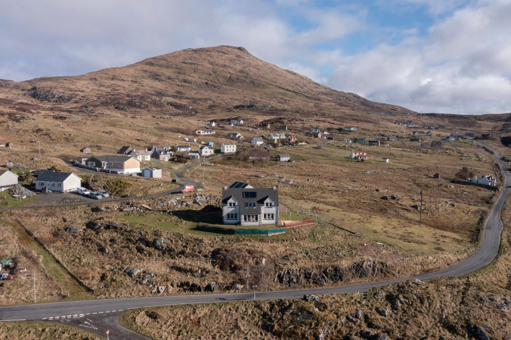 Castlebay View Villa Exterior photo