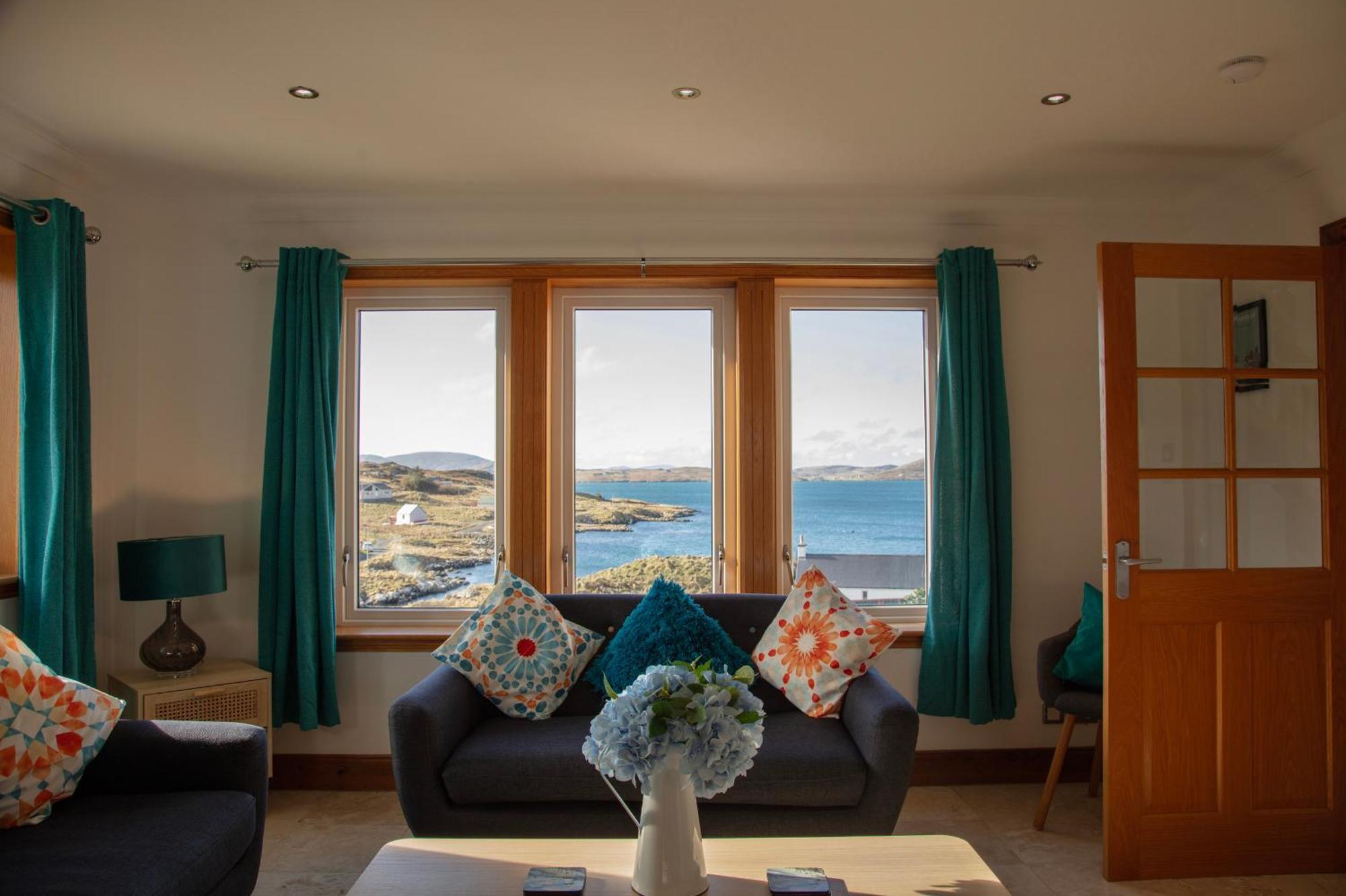 Castlebay View Villa Exterior photo